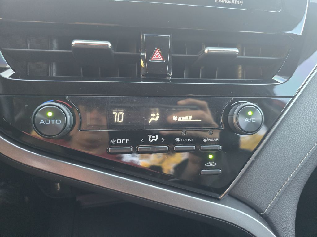 2021 Toyota Camry Image 12