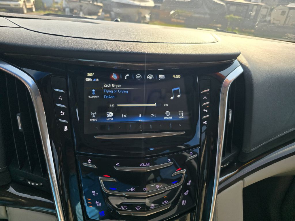 2018 Cadillac Escalade Image 11