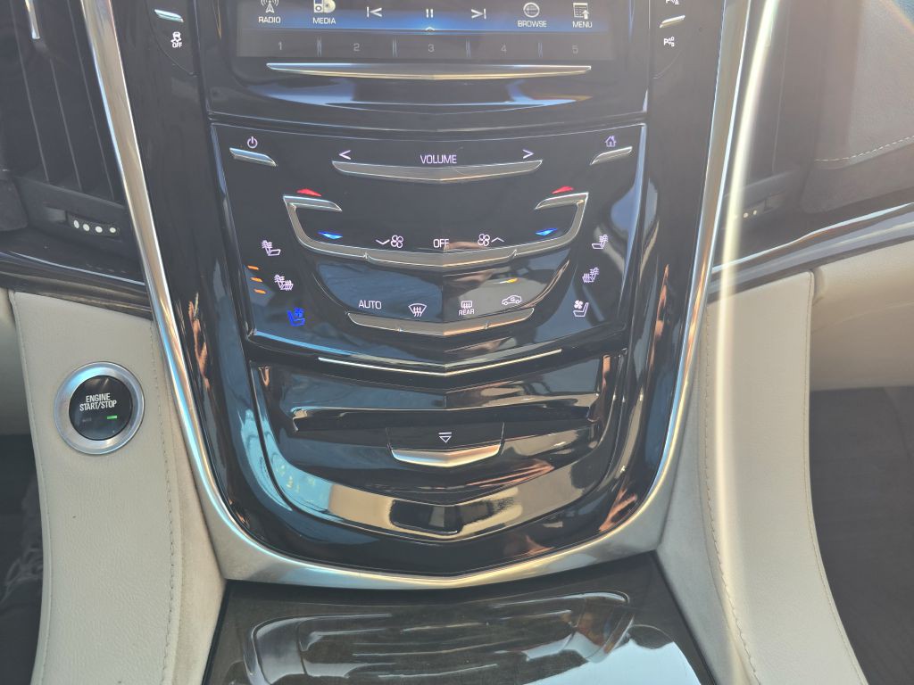 2018 Cadillac Escalade Image 13