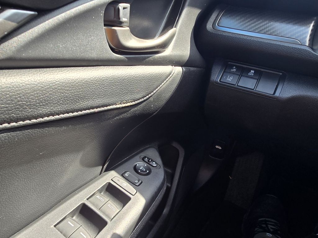 2017 Honda Civic Image 15