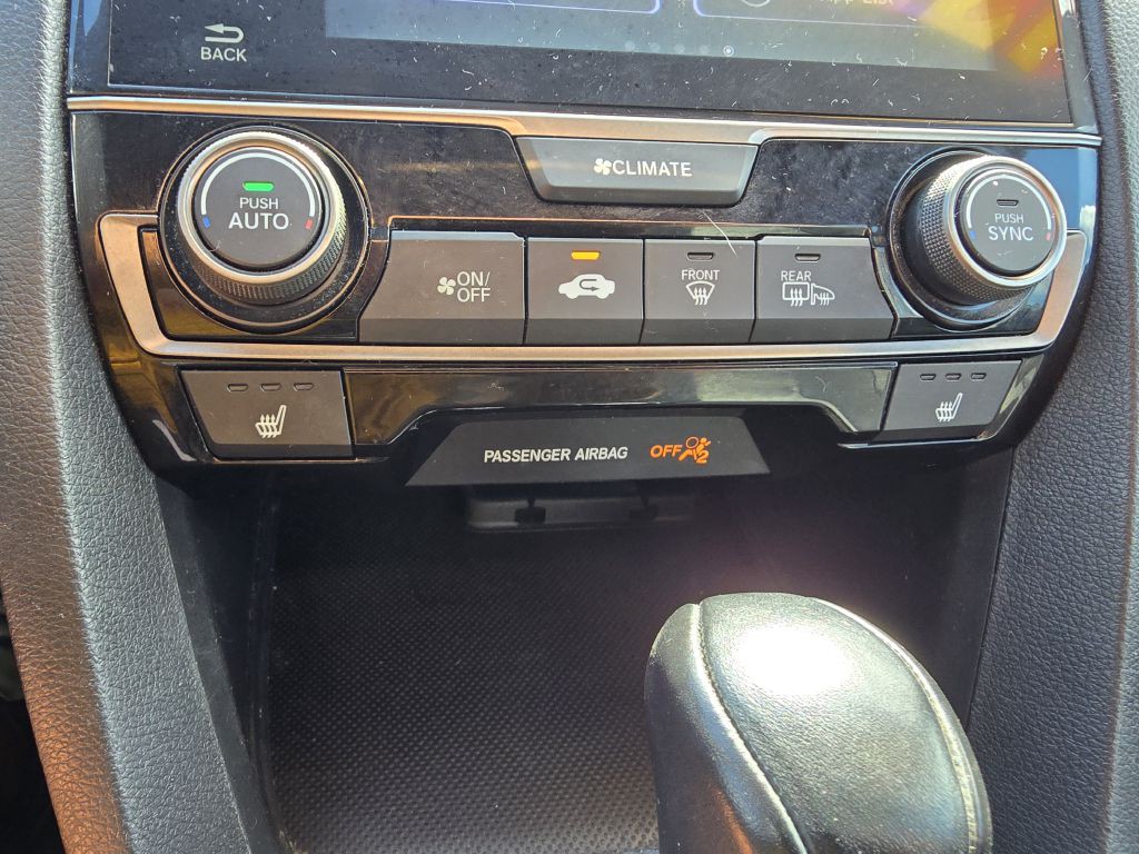 2017 Honda Civic Image 17