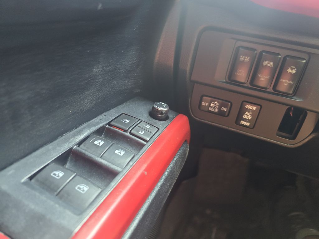 2016 Toyota Tacoma Image 17