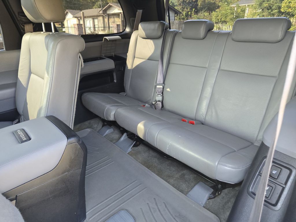 2010 Toyota Sequoia Image 9
