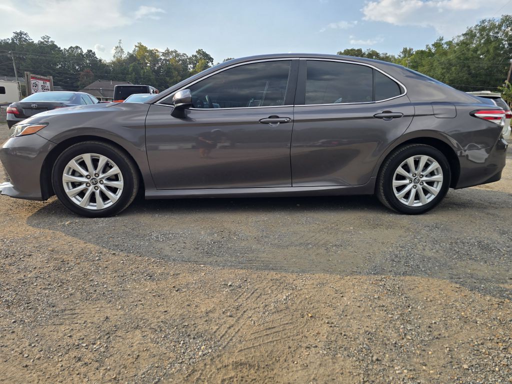 2018 Toyota Camry Image 2