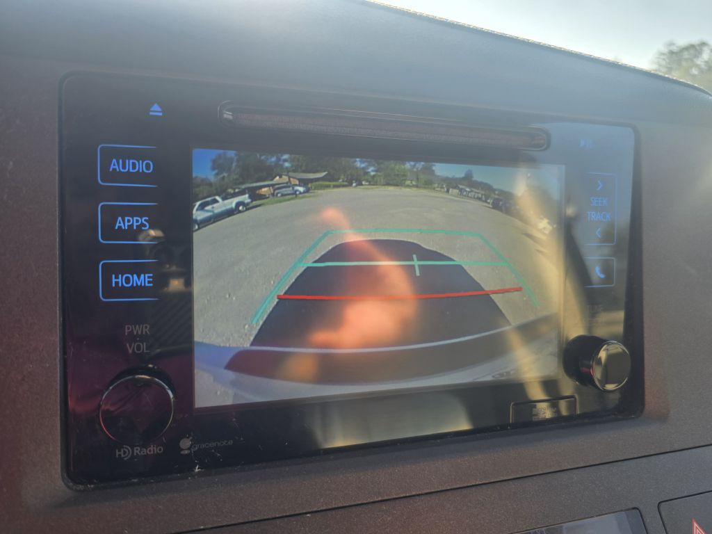 2015 Toyota Sienna Image 13