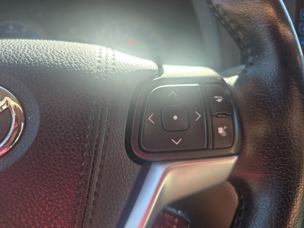 2015 Toyota Sienna Image 15