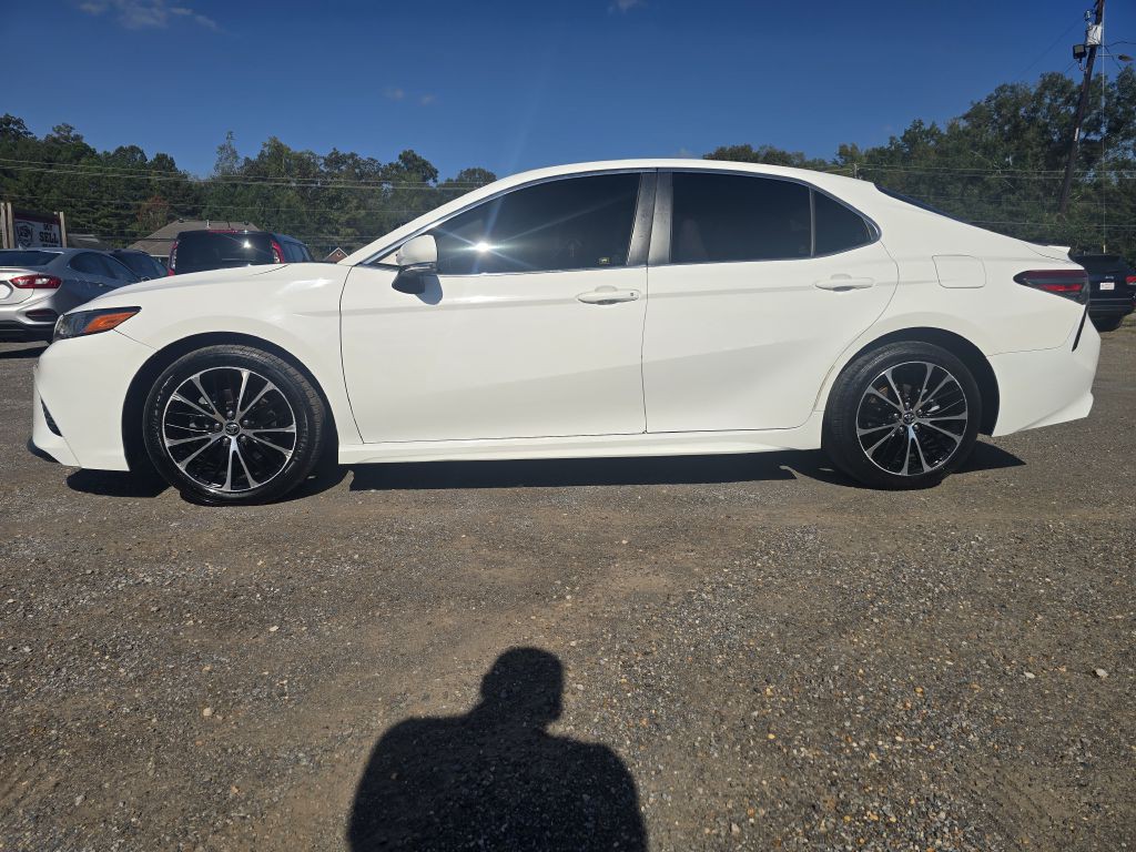 2018 Toyota Camry Image 2