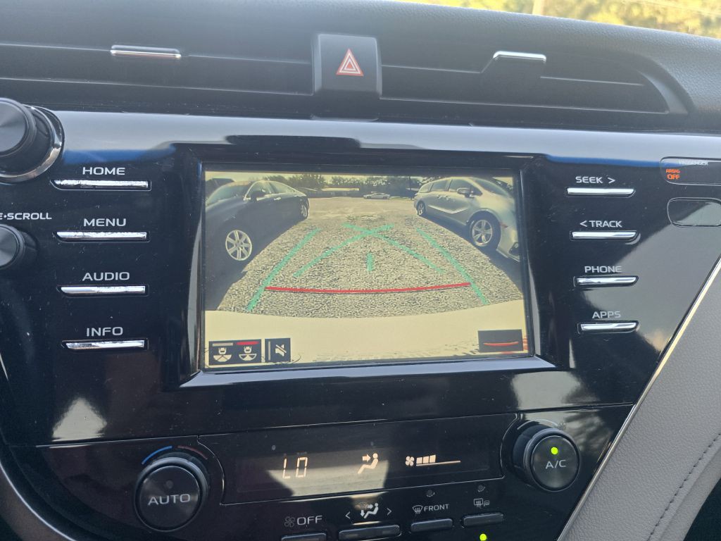 2018 Toyota Camry Image 11