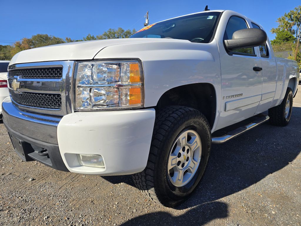 2007 Chevrolet Silverado 1500 Image 1