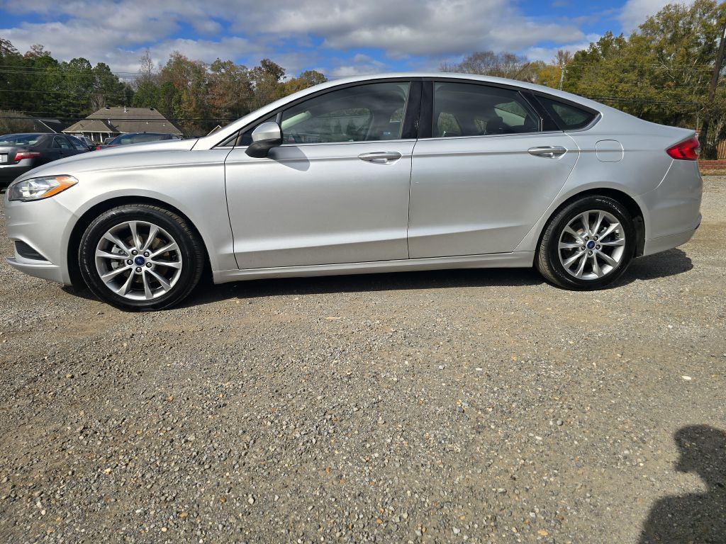2017 Ford Fusion Image 2