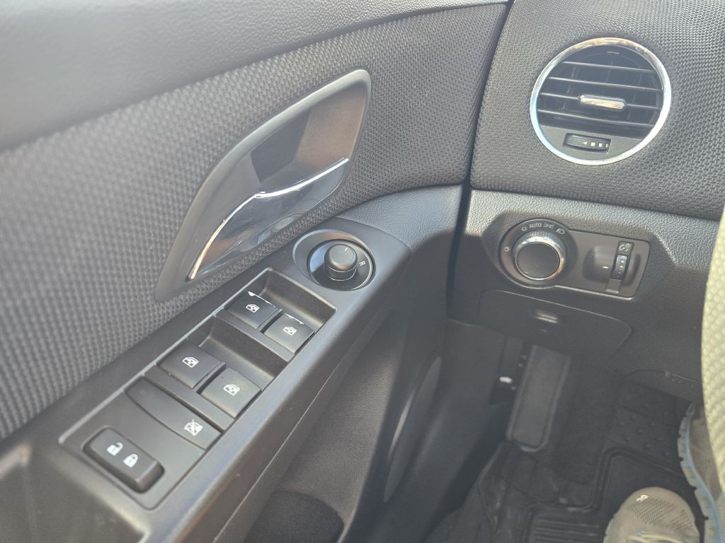 2016 Chevrolet Cruze Image 13