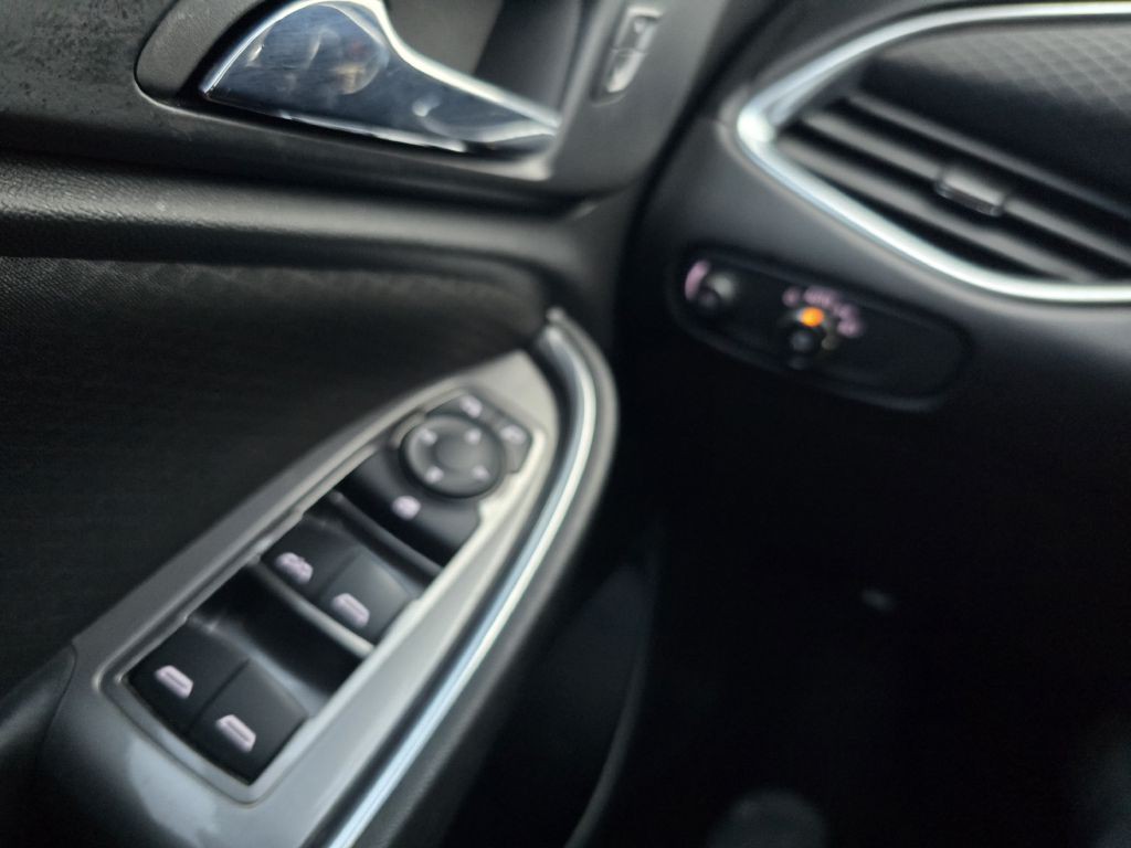 2020 Chevrolet Malibu Image 14