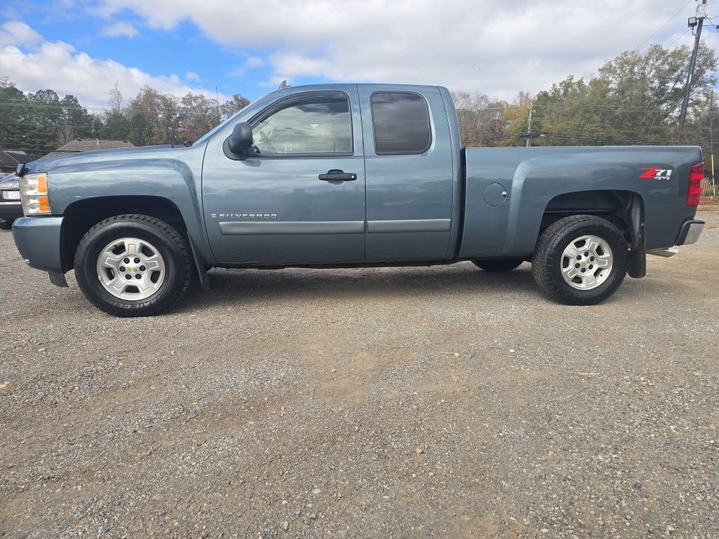 2007 Chevrolet Silverado 1500 Image 2