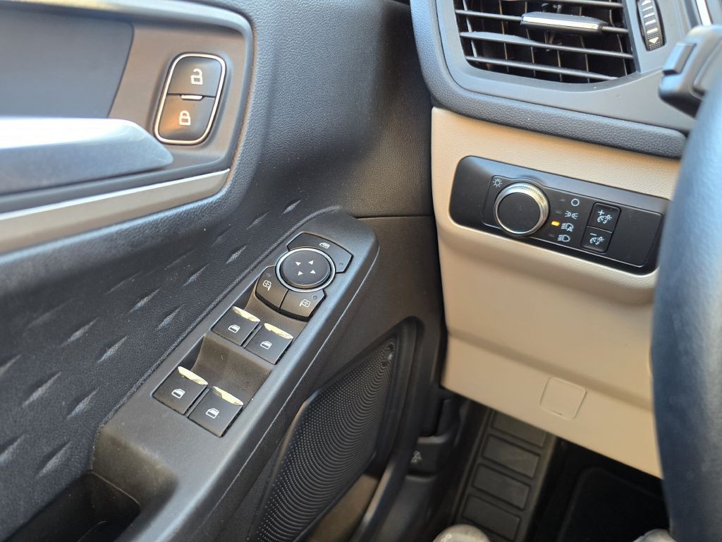 2020 Ford Escape Image 17