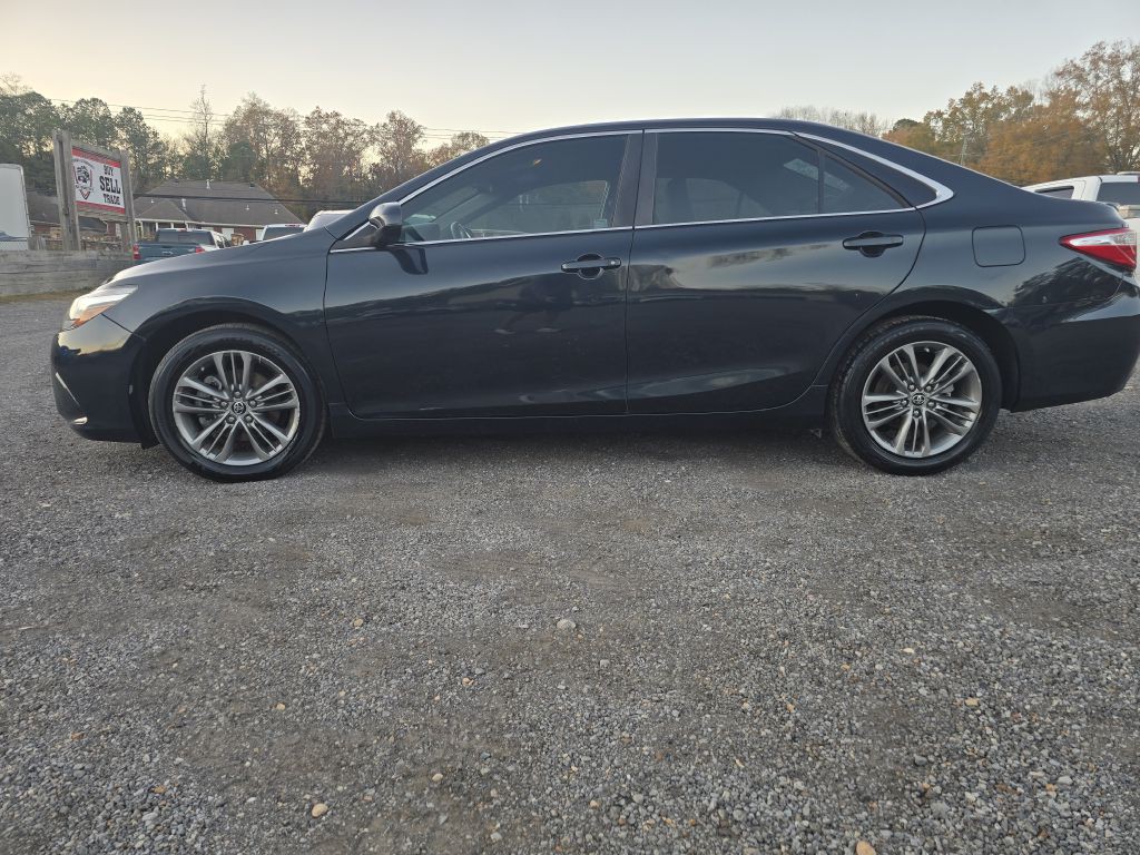 2015 Toyota Camry Image 2