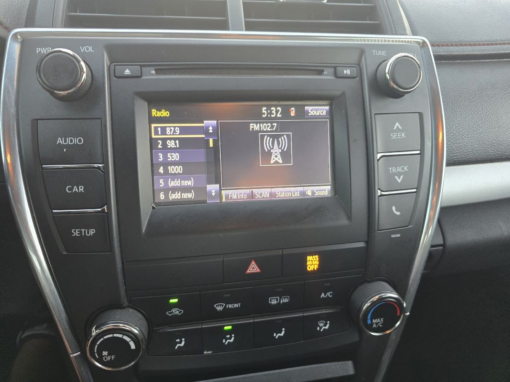 2015 Toyota Camry Image 10