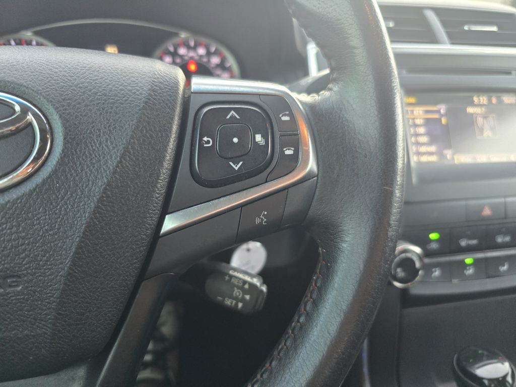 2015 Toyota Camry Image 13