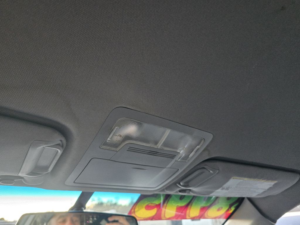 2015 Toyota Camry Image 16