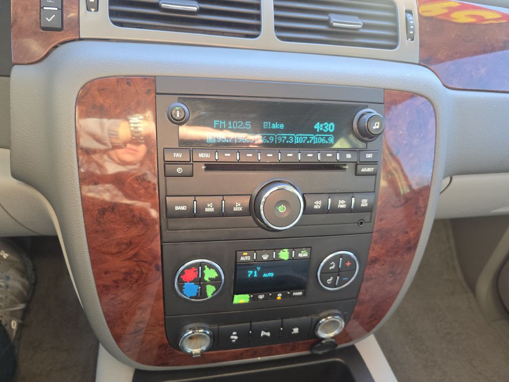 2011 Chevrolet Tahoe Image 11