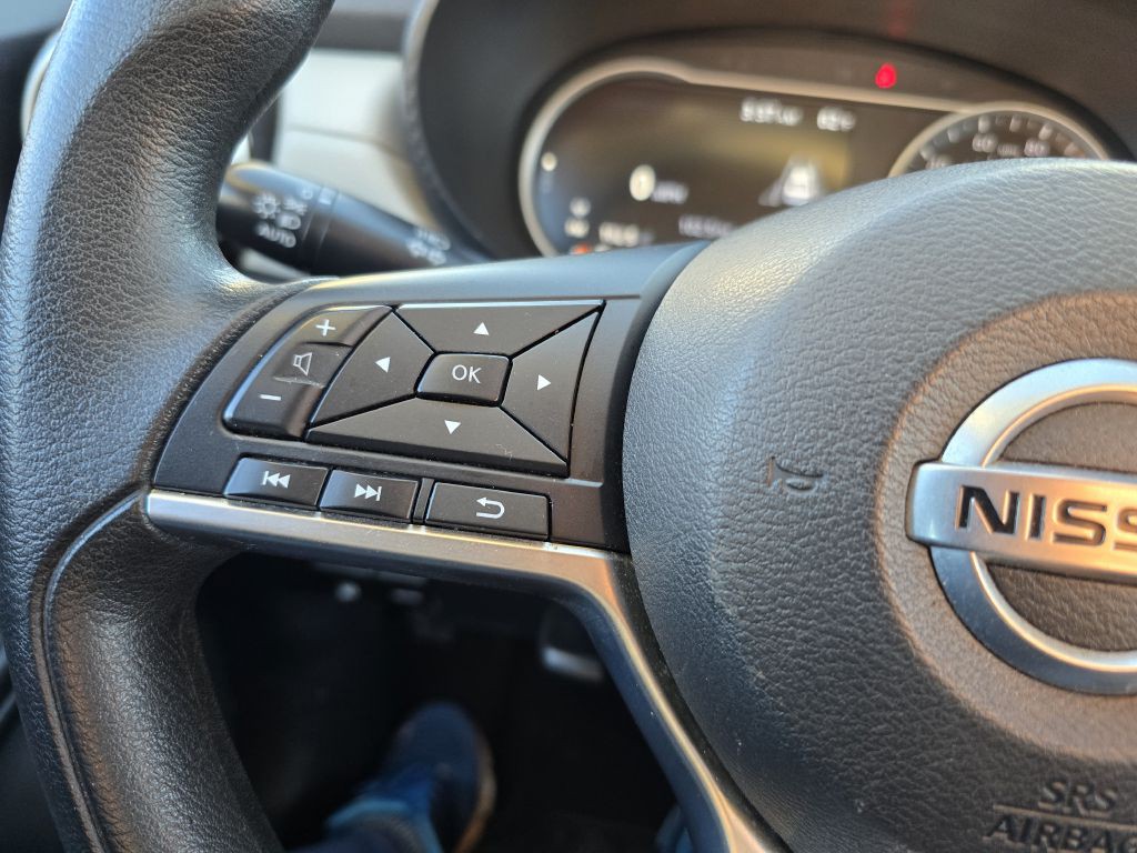 2021 Nissan Versa Image 13