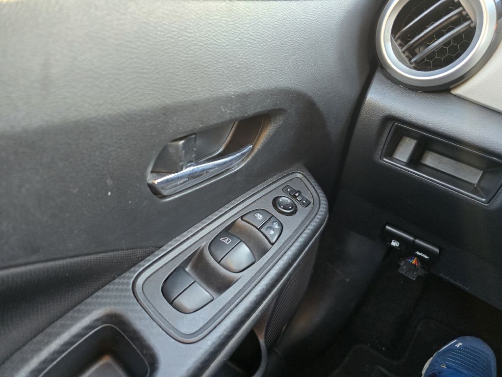 2021 Nissan Versa Image 15