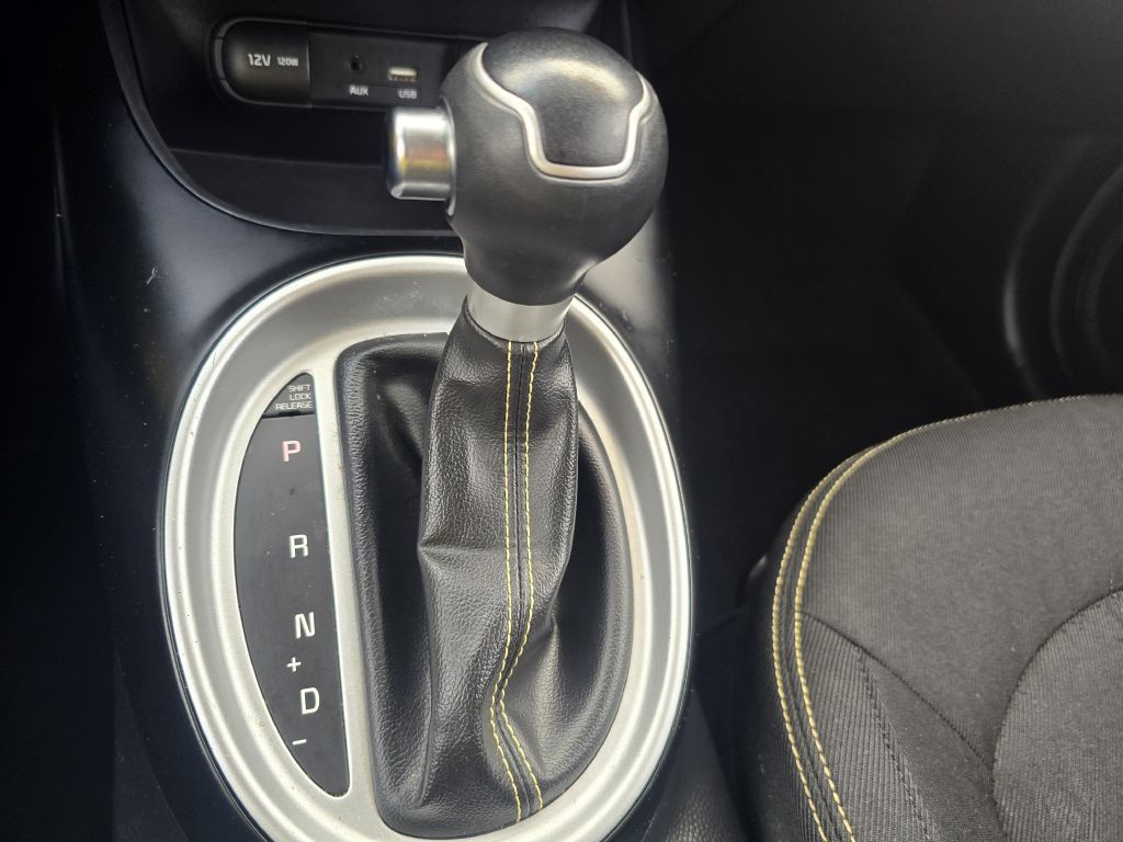 2015 Kia Soul Image 12