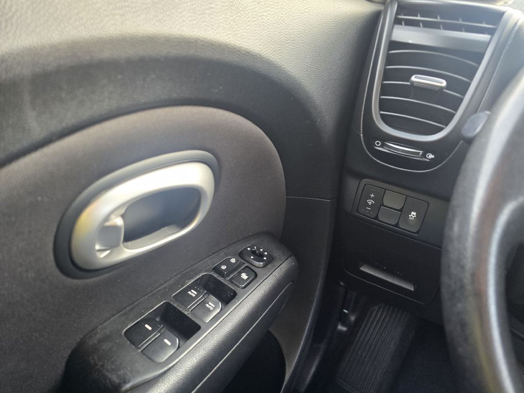 2015 Kia Soul Image 15