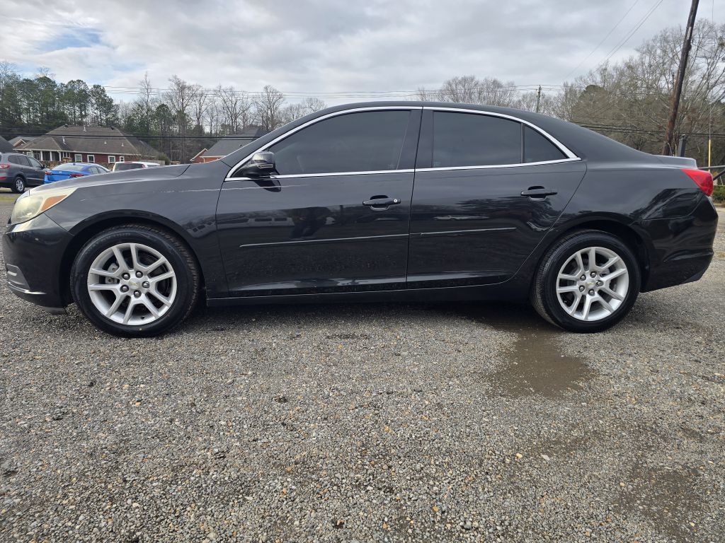 2015 Chevrolet Malibu Image 2