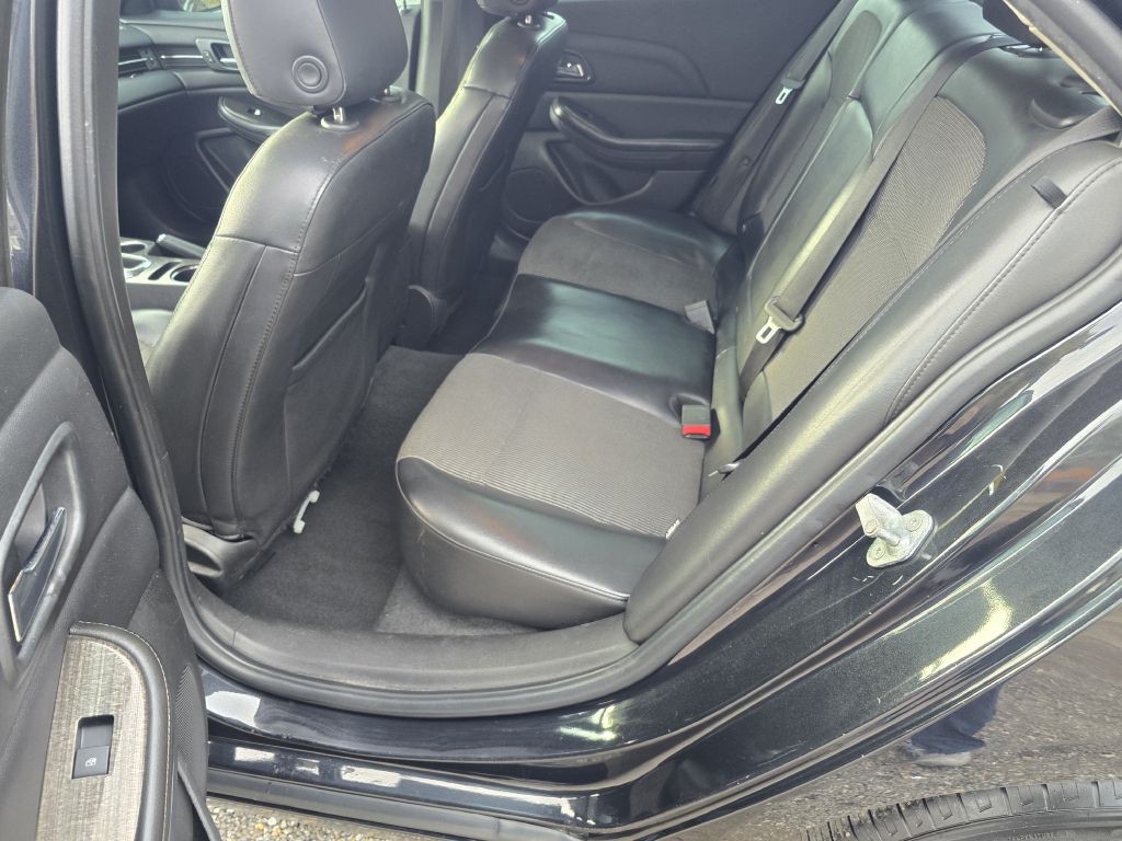 2015 Chevrolet Malibu Image 8