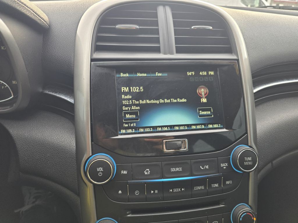 2015 Chevrolet Malibu Image 10