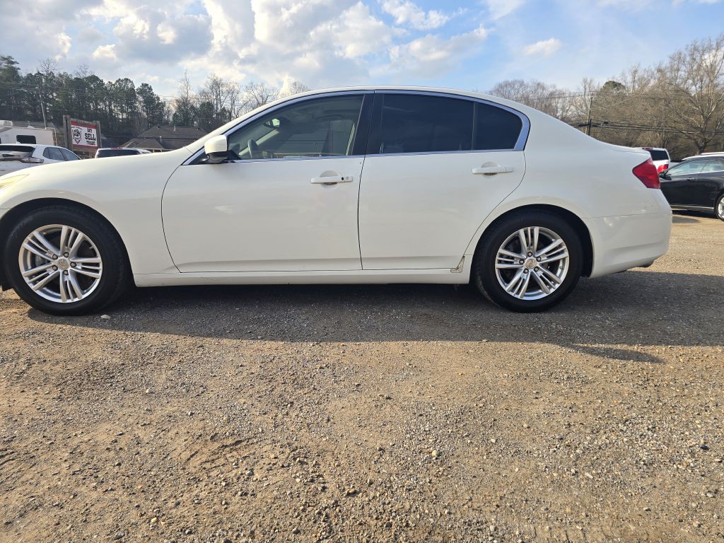 2013 INFINITI G37 Image 2