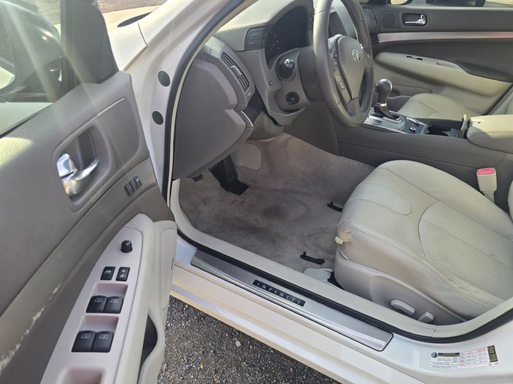 2013 INFINITI G37 Image 7