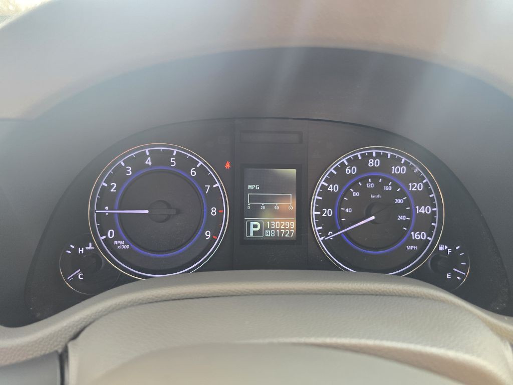 2013 INFINITI G37 Image 9