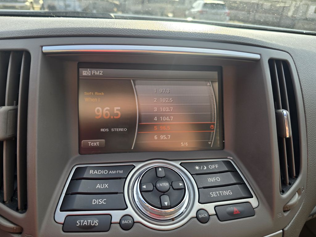 2013 INFINITI G37 Image 10