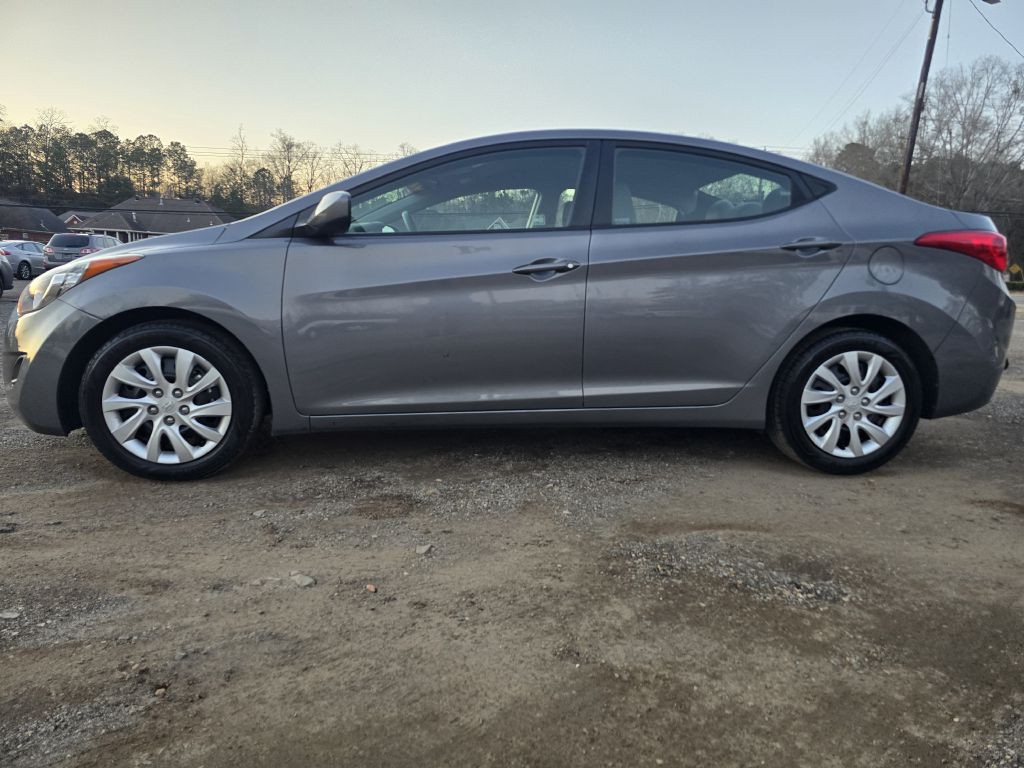 2012 Hyundai Elantra Image 2