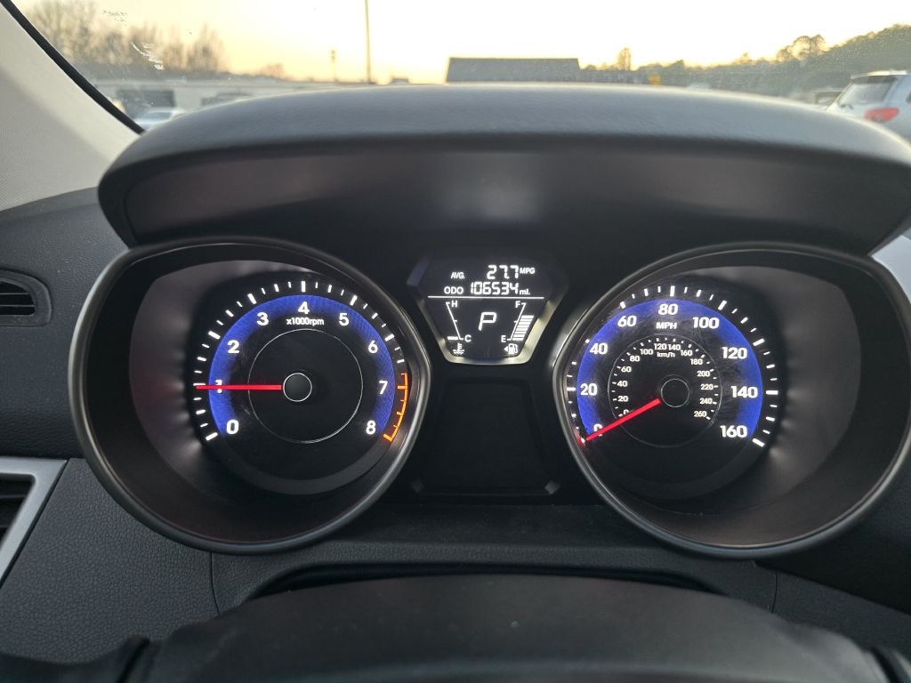 2012 Hyundai Elantra Image 9