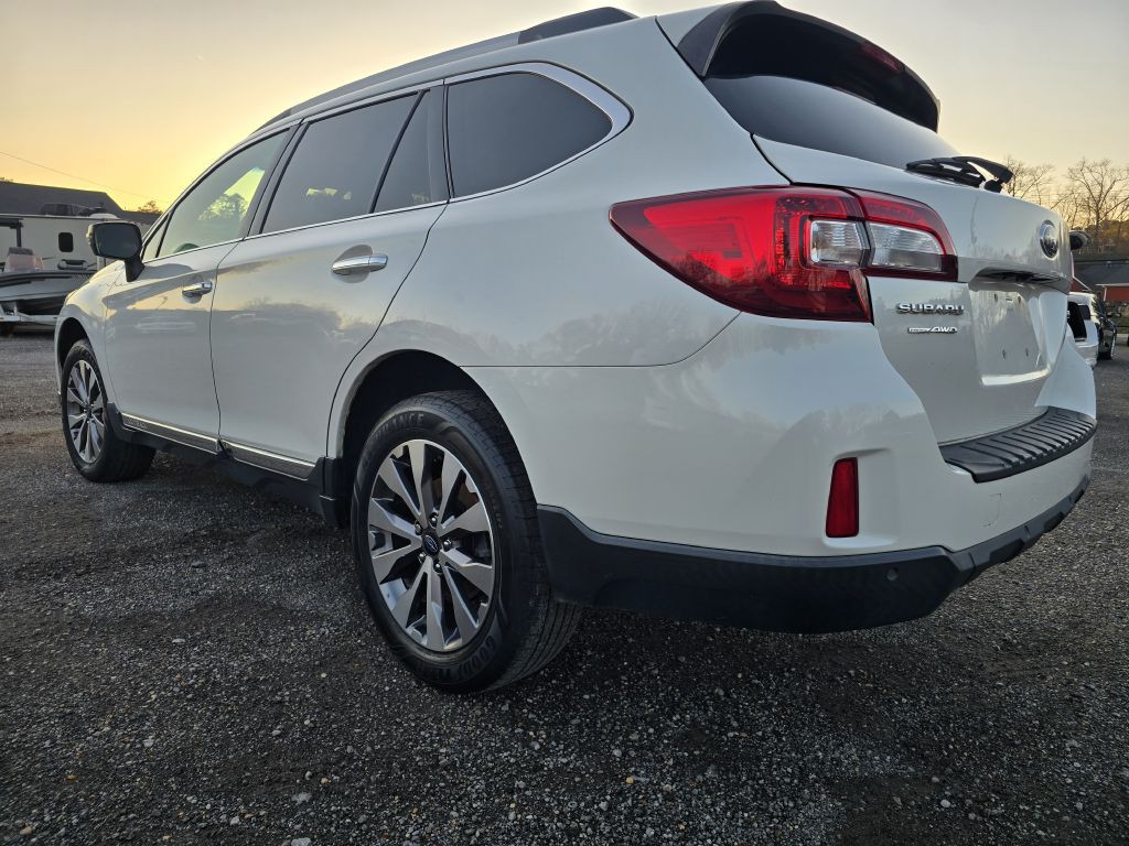 2017 Subaru Outback Image 3