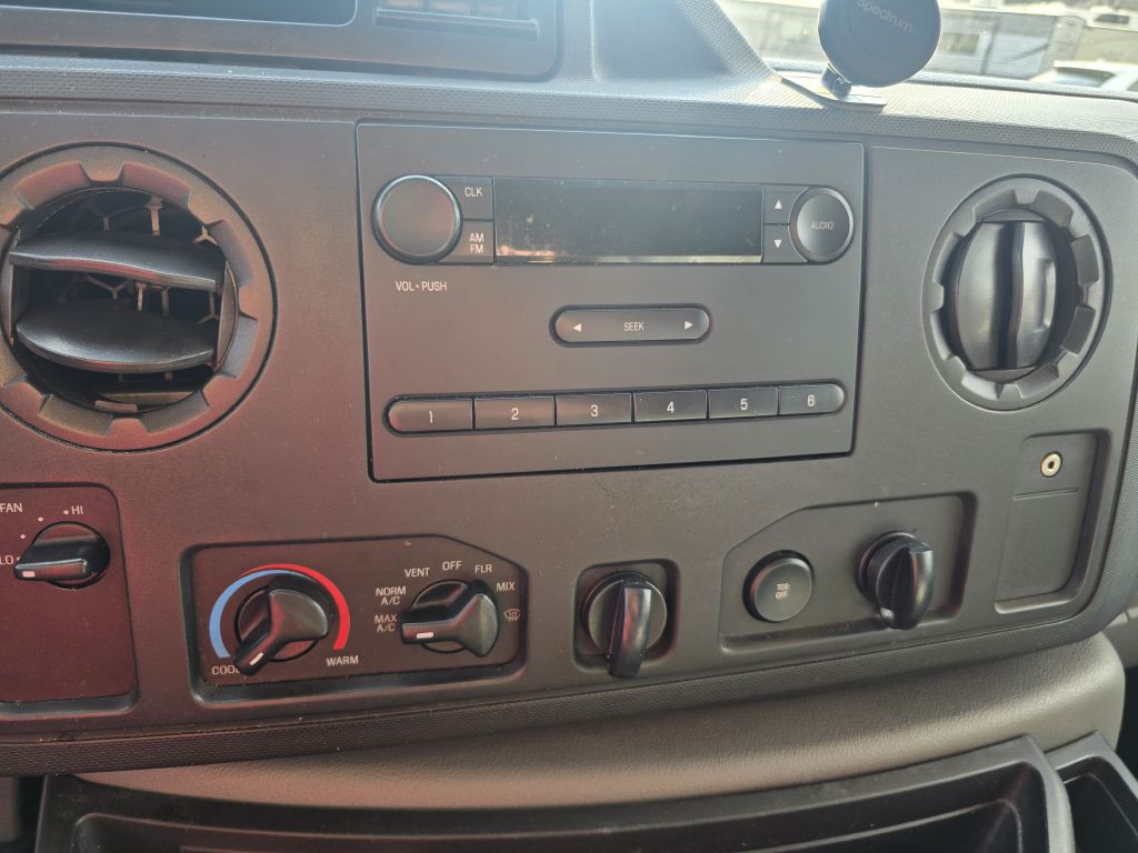 2014 Ford Econoline Image 11