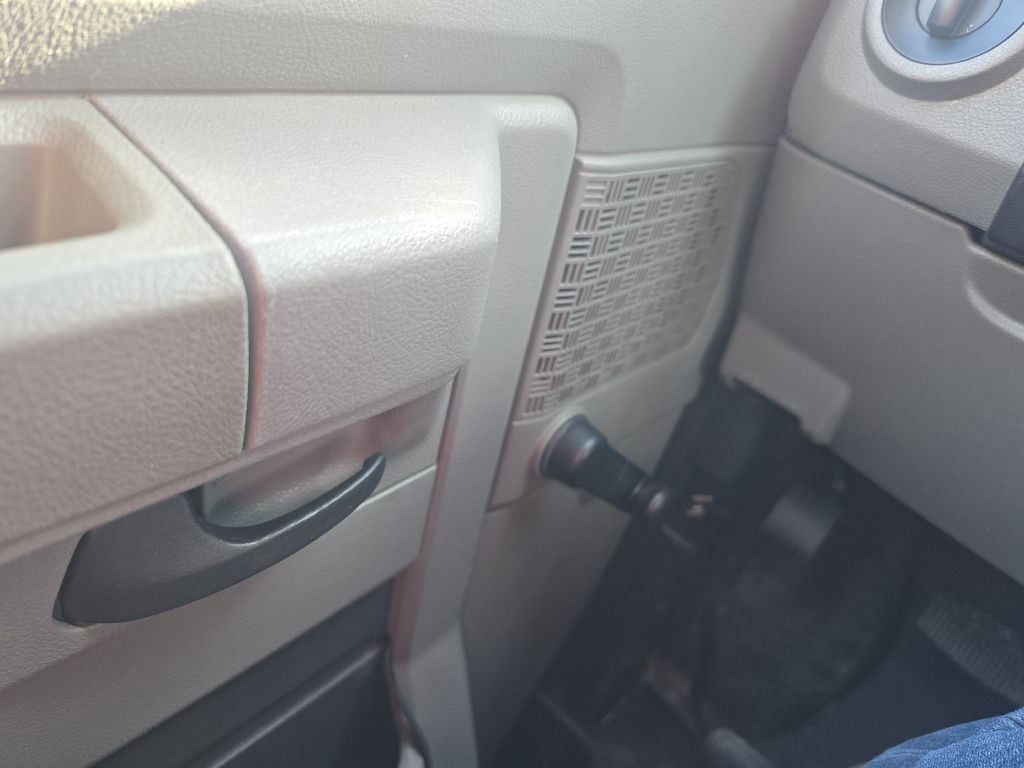 2014 Ford Econoline Image 12