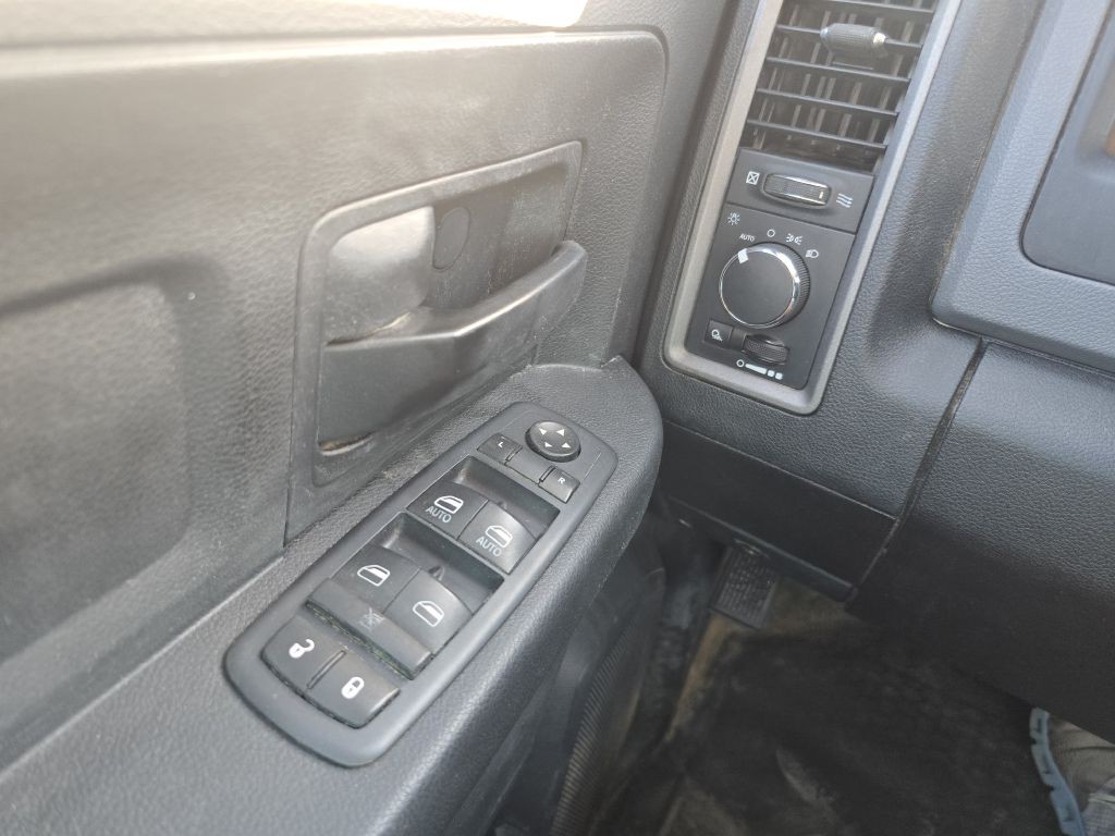 2016 RAM 1500 Image 14