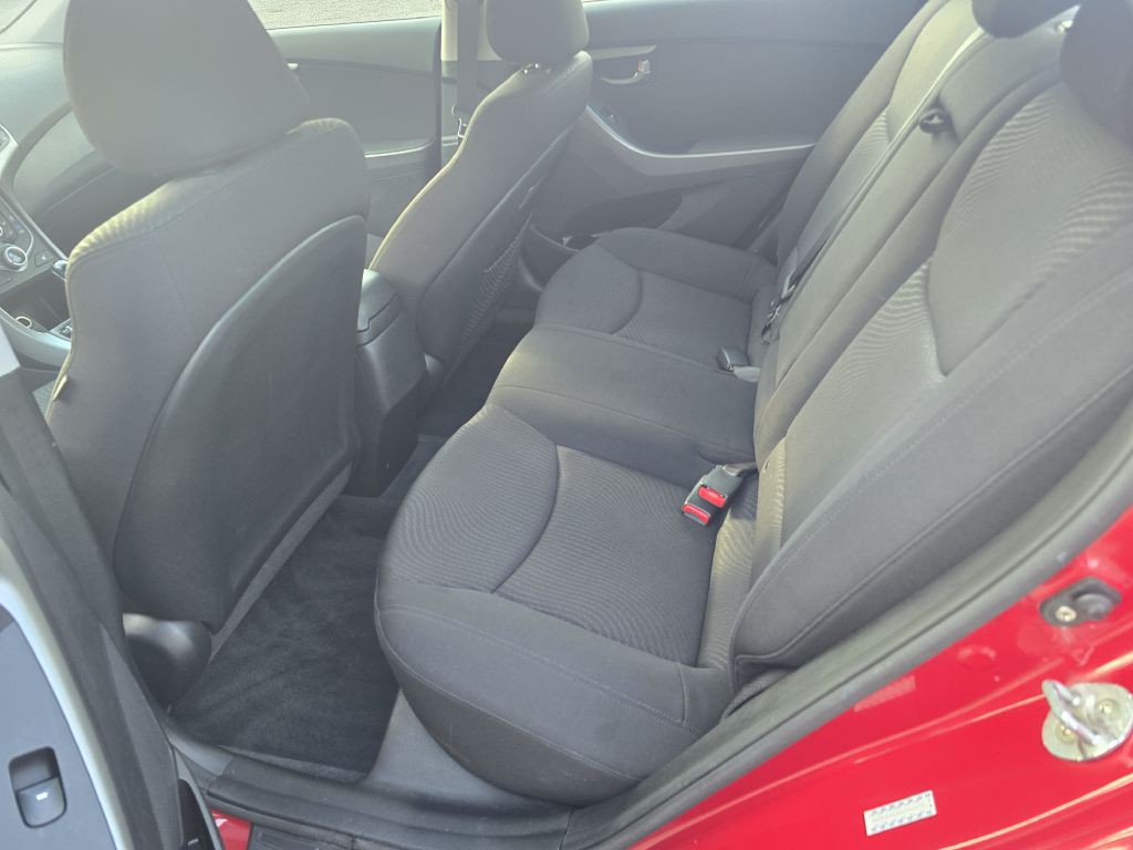 2016 Hyundai Elantra Image 8