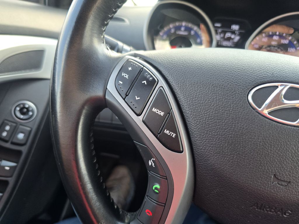 2016 Hyundai Elantra Image 15