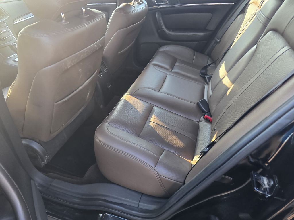 2013 Lincoln MKS Image 8