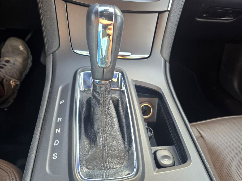 2013 Lincoln MKS Image 13