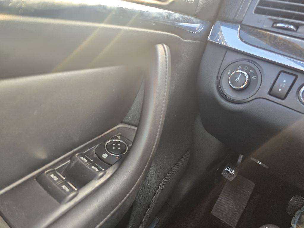 2013 Lincoln MKS Image 16