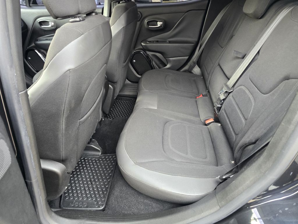 2016 Jeep Renegade Image 8