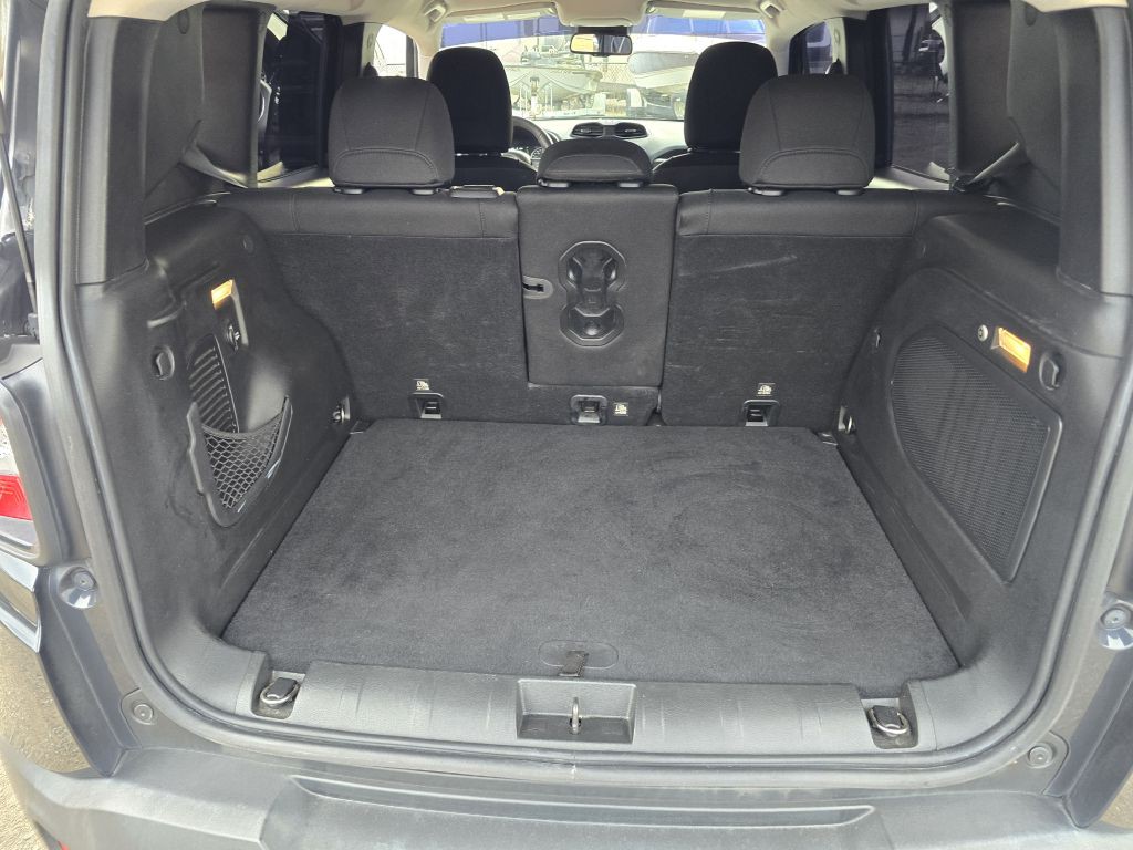 2016 Jeep Renegade Image 9