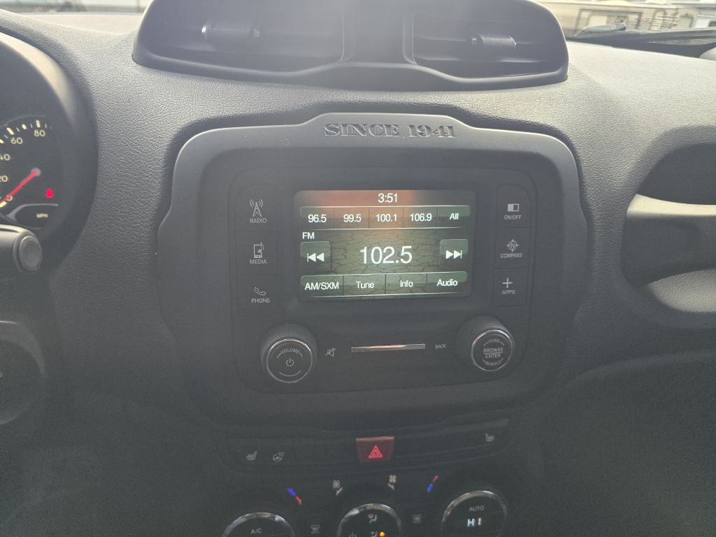 2016 Jeep Renegade Image 12