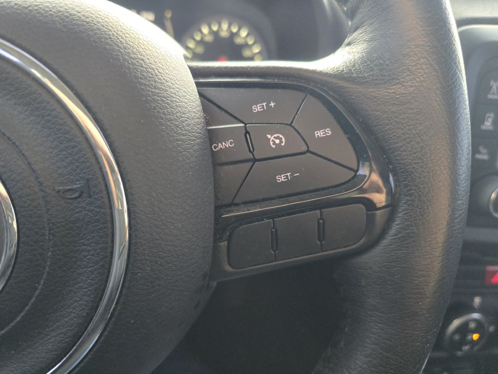 2016 Jeep Renegade Image 15