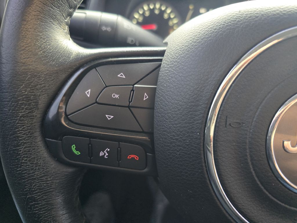 2016 Jeep Renegade Image 16